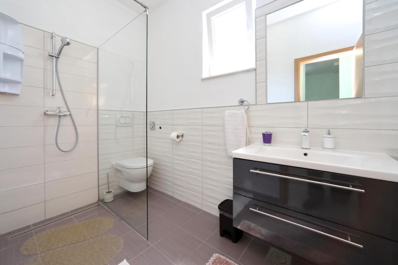 Apartment Sunny Terrace ビビニェ エクステリア 写真